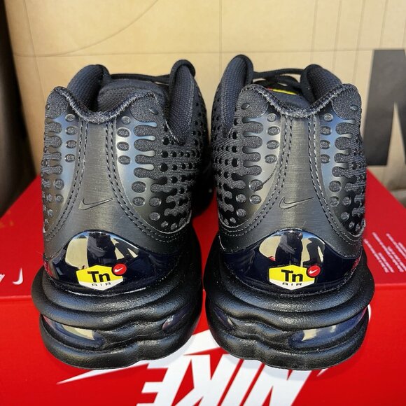 NEW Nike Air Max Plus VII Triple Black Anthracite HQ2197 001 Men Size 10
